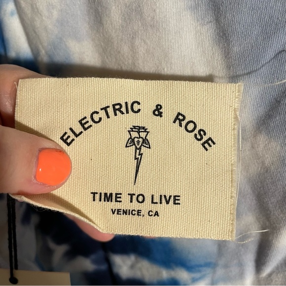 🔥 SALE - NWT Women’s Electric & Rose Tie Die Hi Lo Sweatshirt - Size XS - Picture 5 of 8